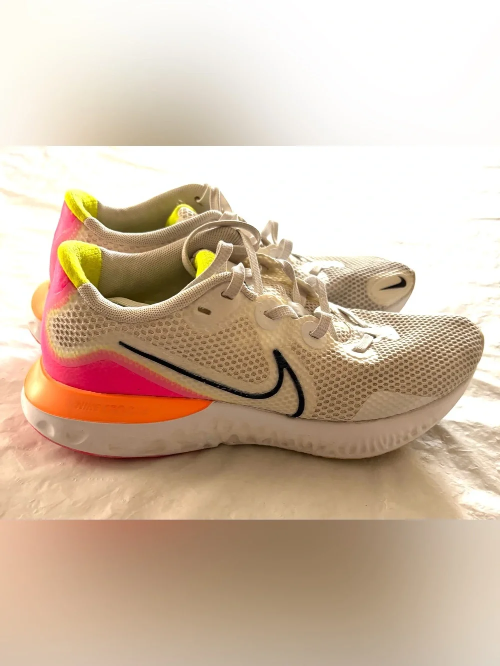 Nike Pink White Renew Run Sneakers CK6360-005 SZ 8.5